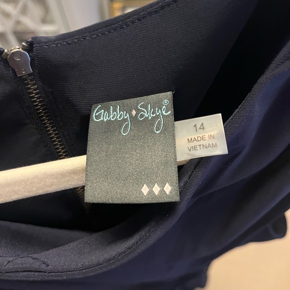 Gabby Skye Dress Hardly Worn Size 14 Navy - Picture 3 of 3